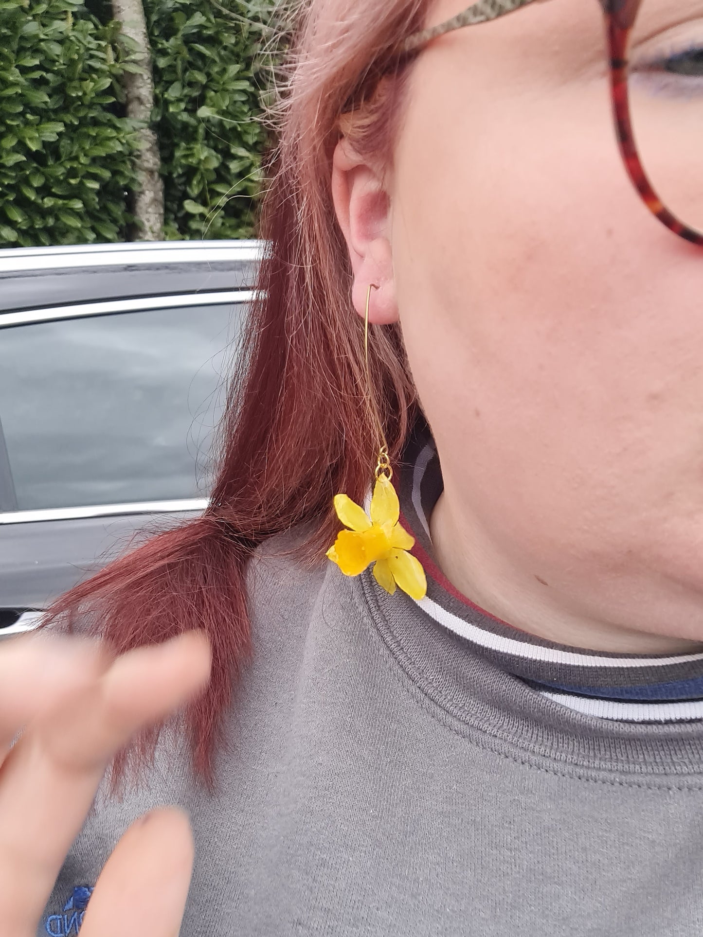 Daffodil dangles