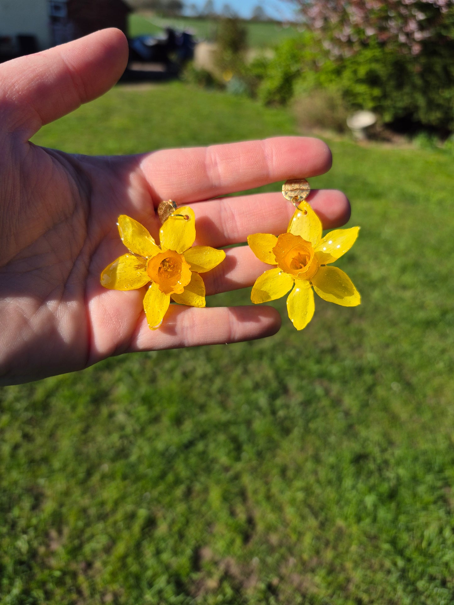 Daffodil stud earrings