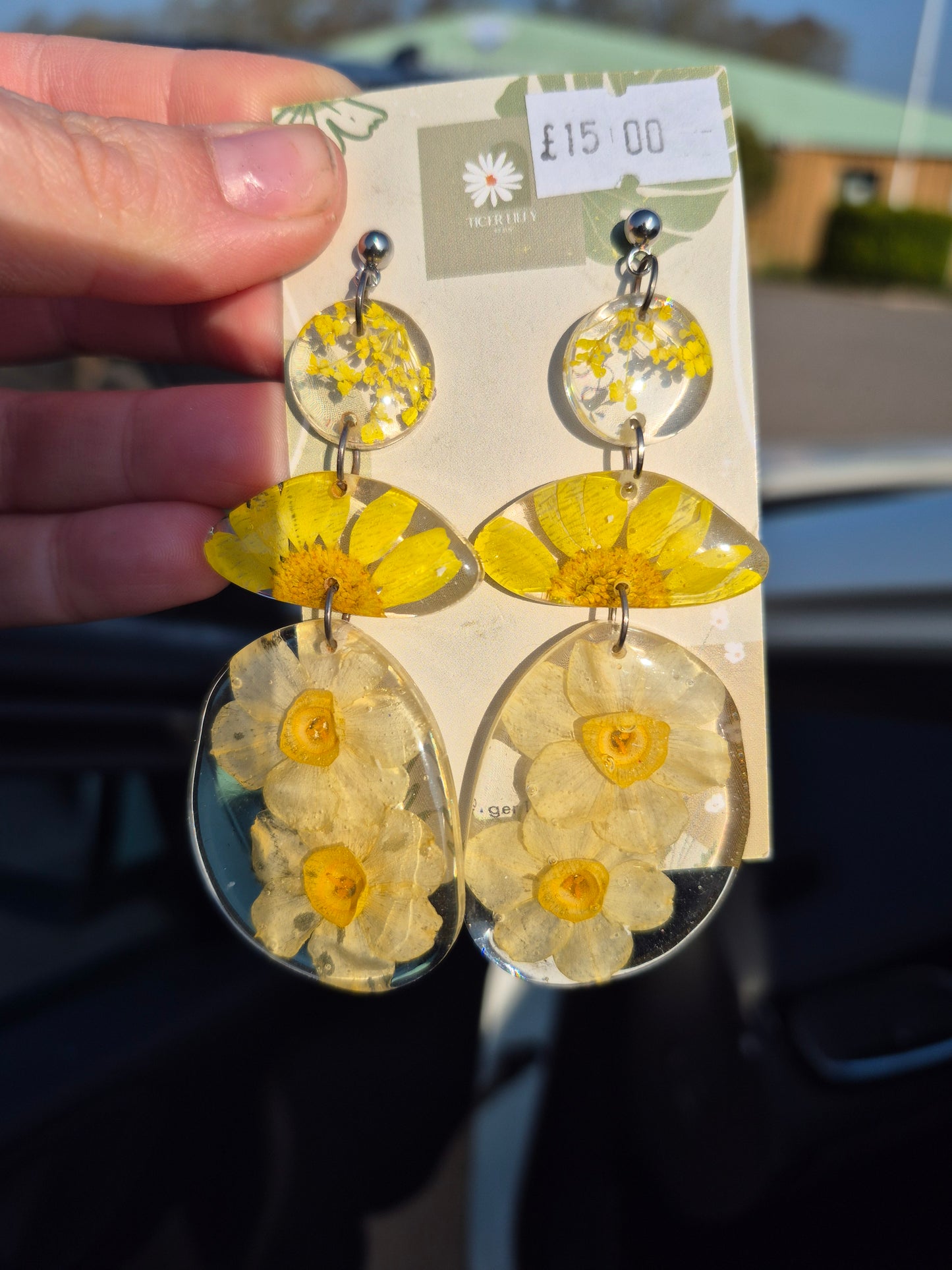 Summer flower dangles