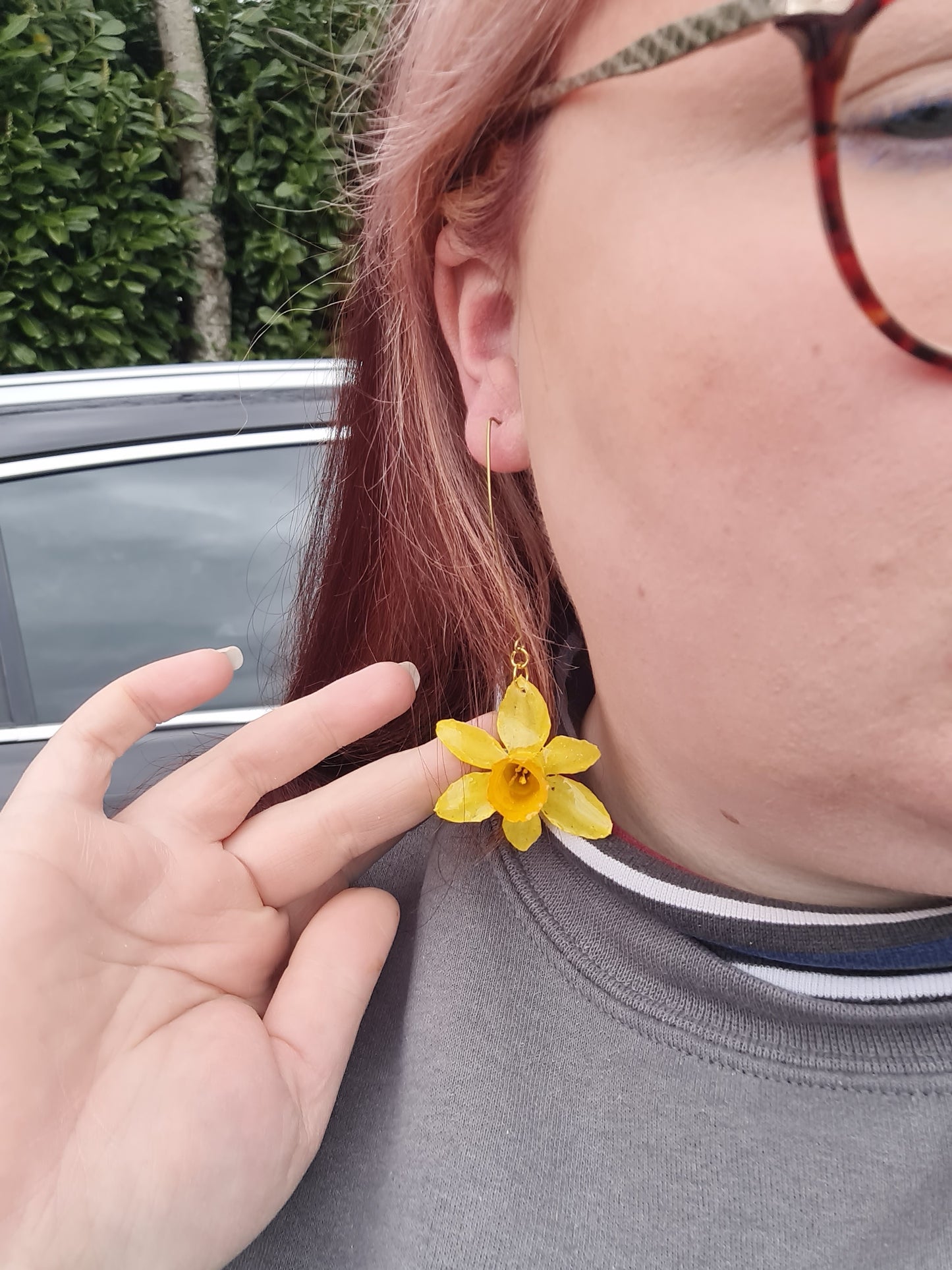 Daffodil dangles