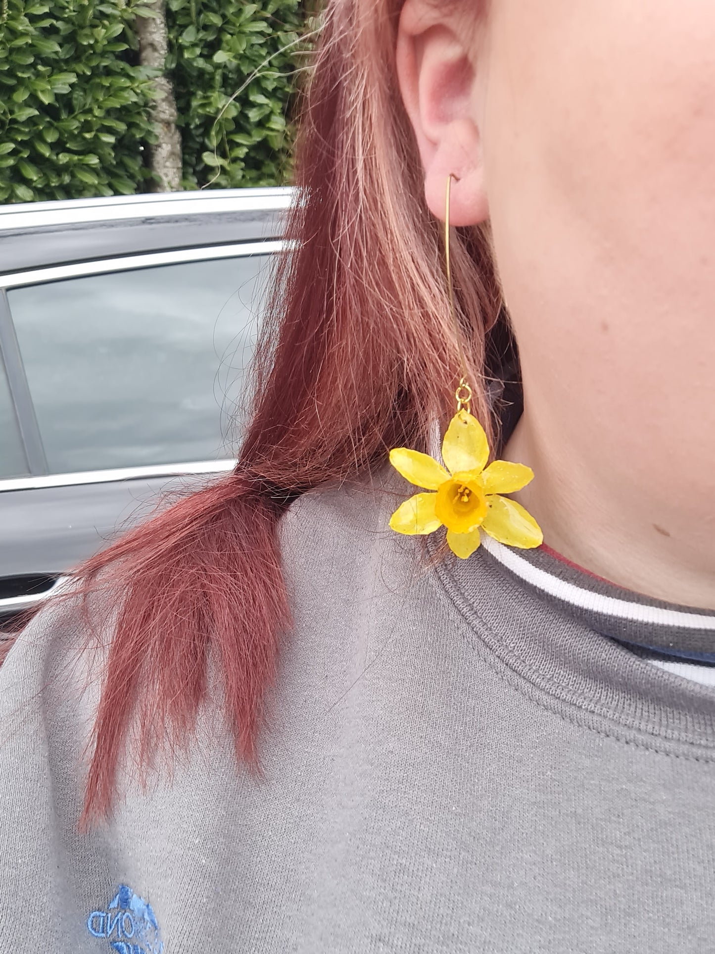 Daffodil dangles