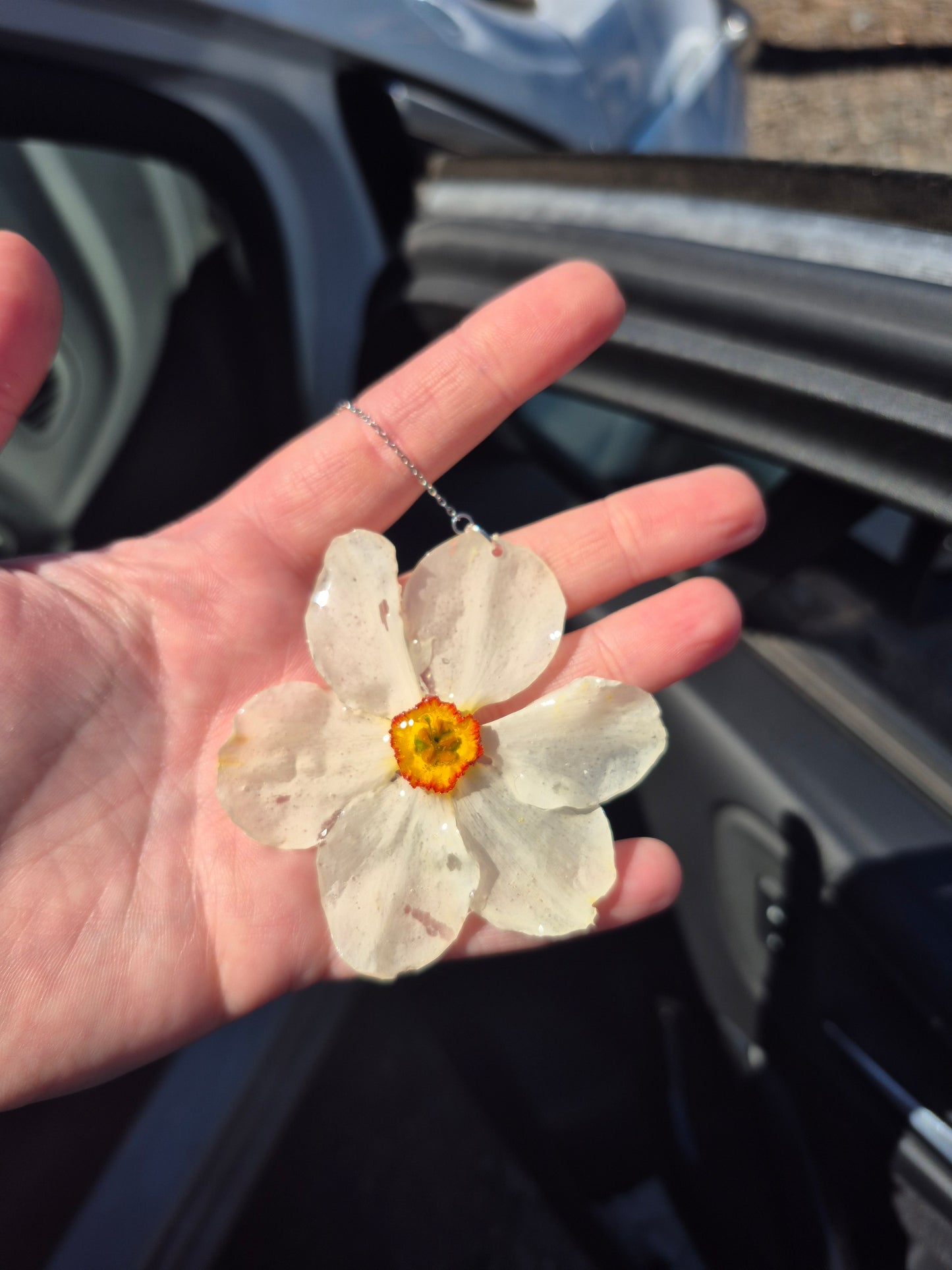 Large white daffodil chain earrings