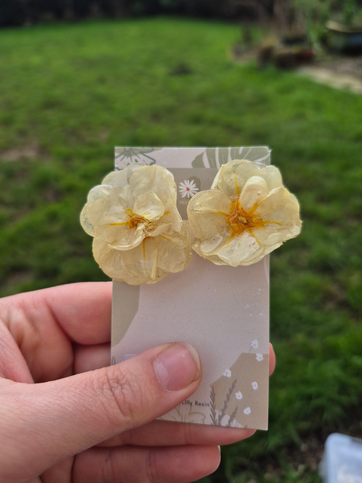 Double Daffodil studs earrings
