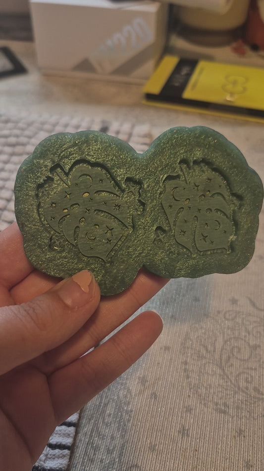 Celestial monstera mould