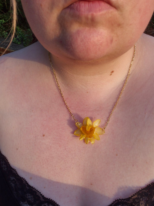 Double daffodil necklace