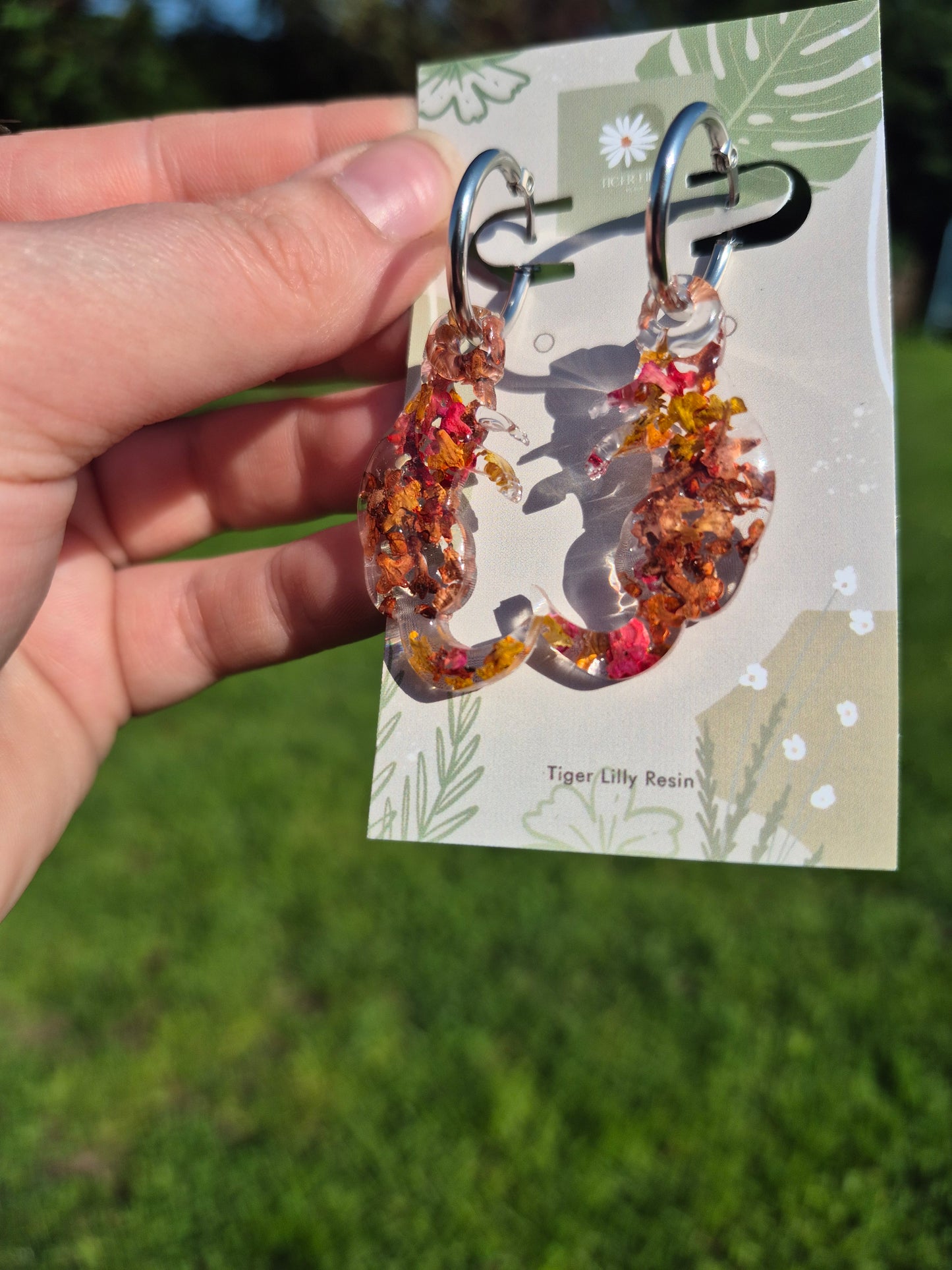 Real leaves Otter hoop earrings