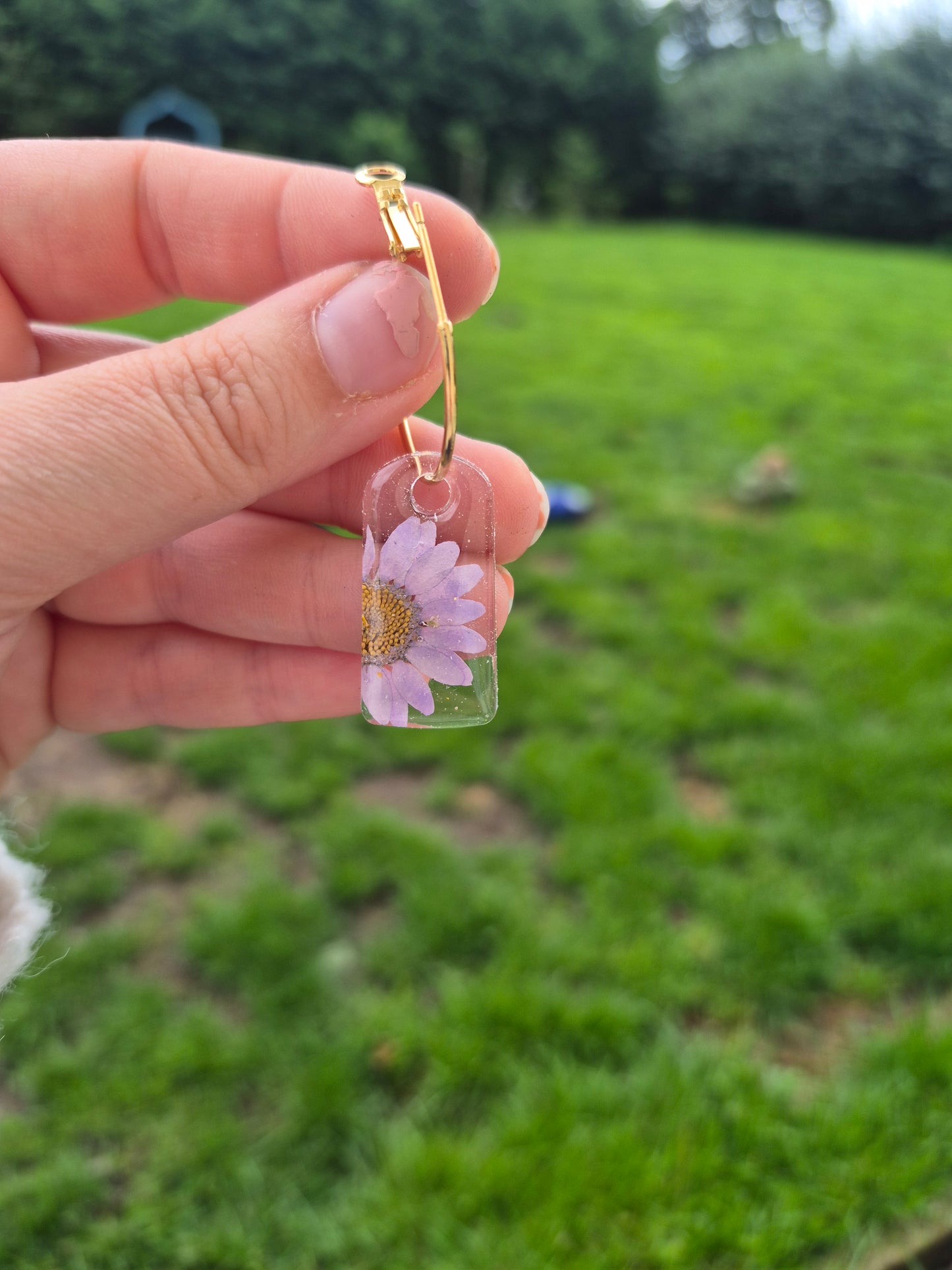 Daisy arch hoop charms