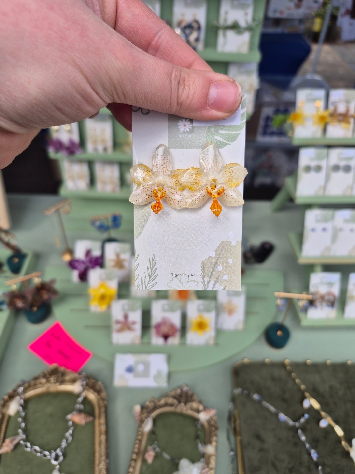 Phalaenopsis mini mark orchid stud earrings