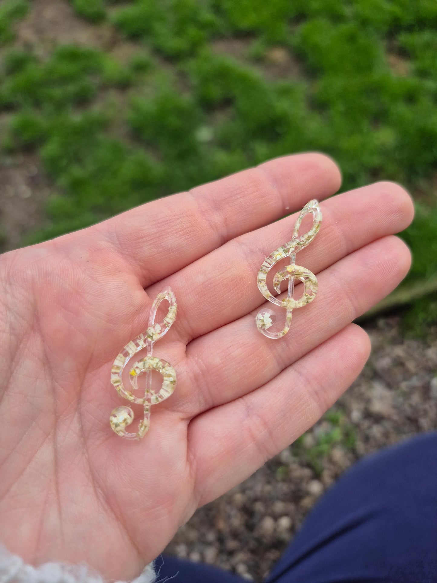 Treble clef floral hoop charm