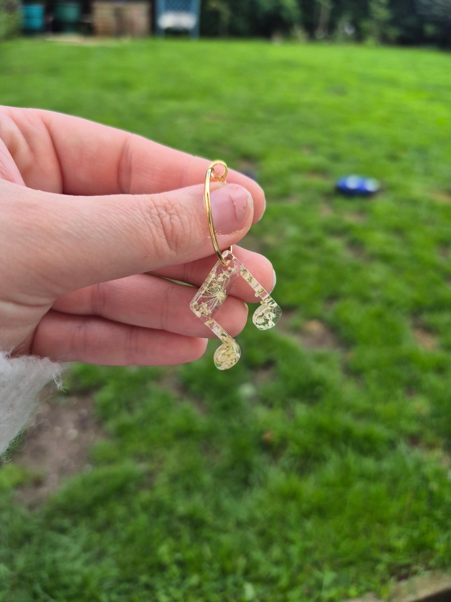 Music notes hoop charm
