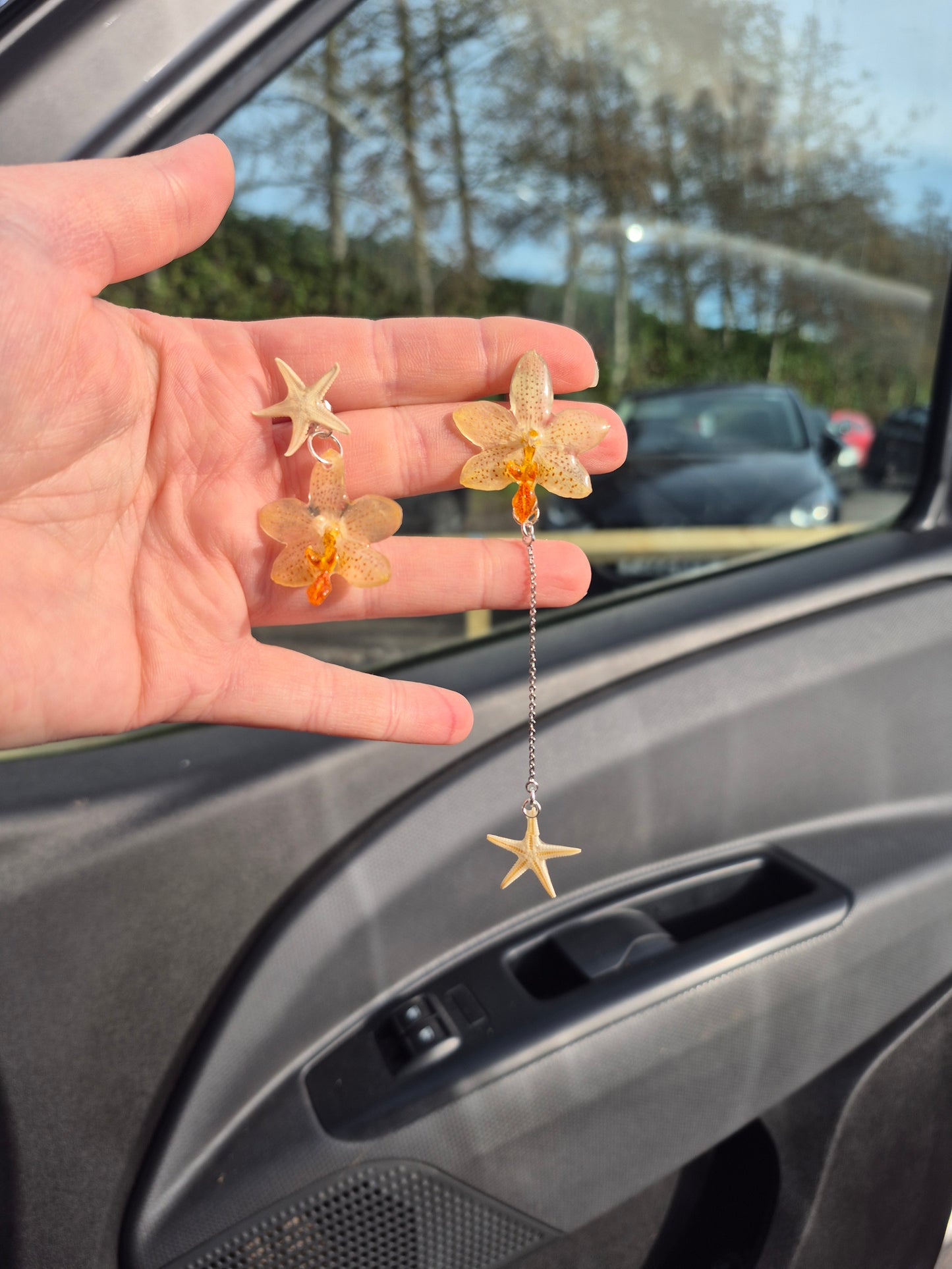 Phalaenopsis mismatch starfish earrings