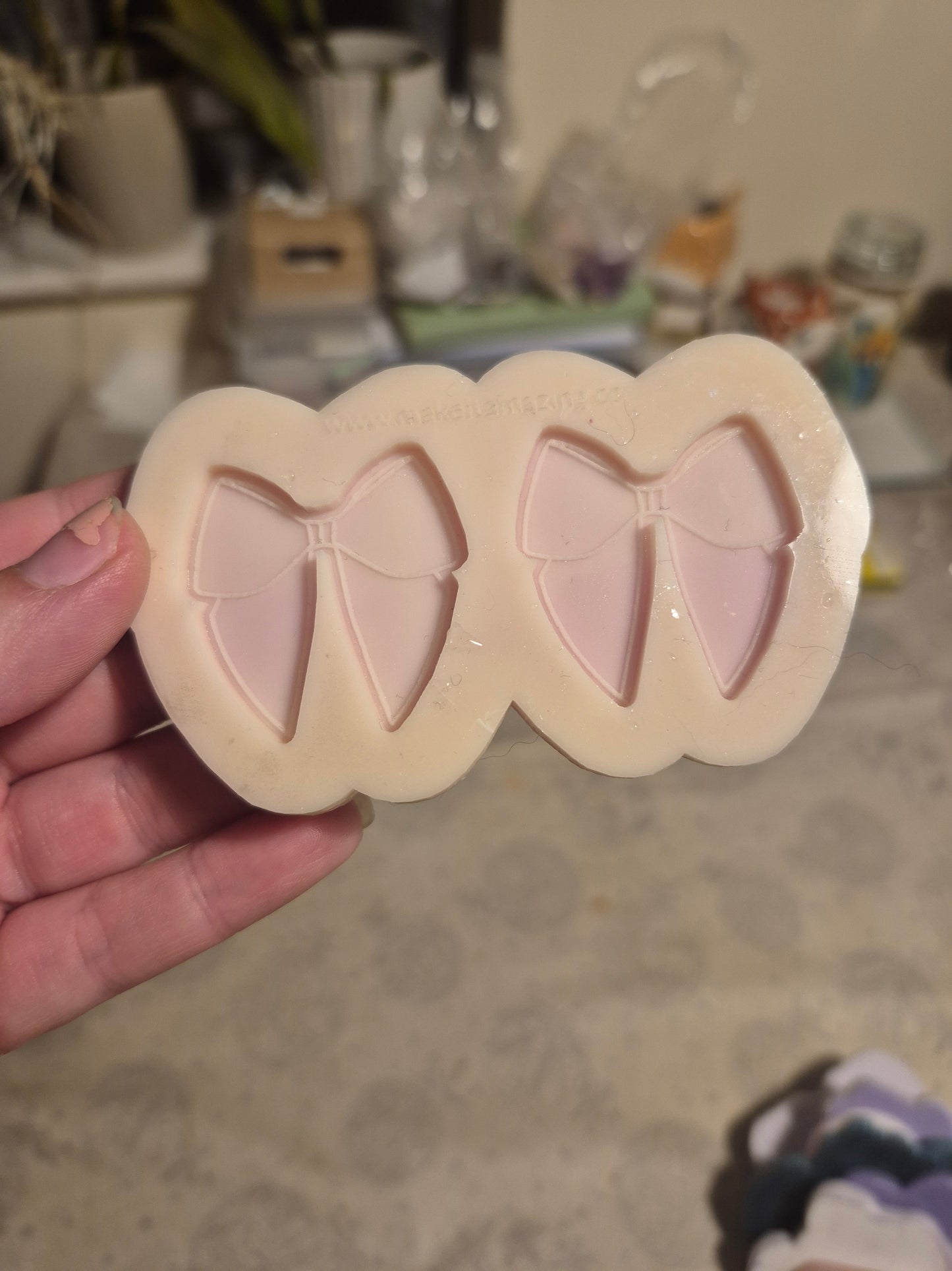 Bow mould