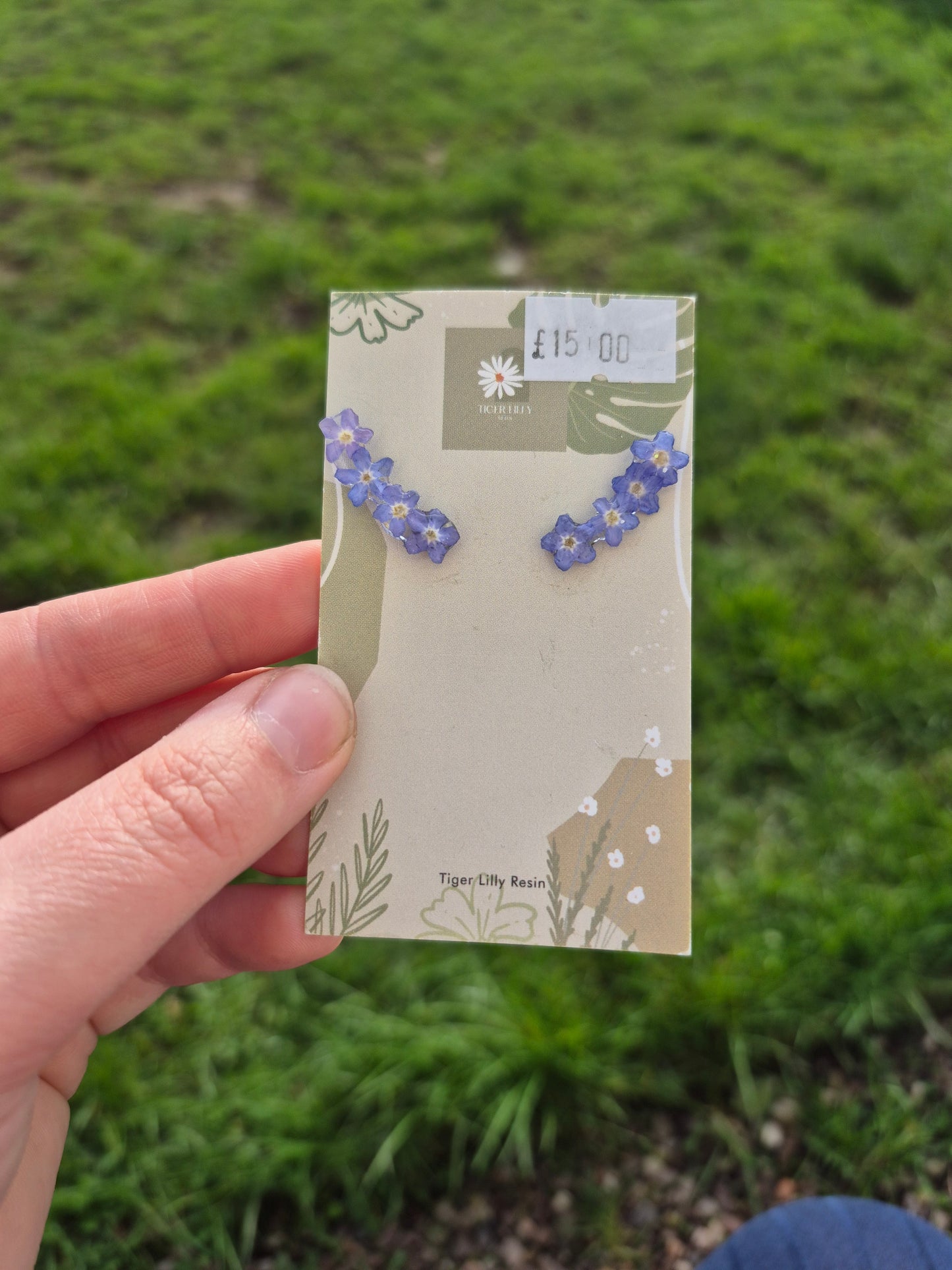 Forget me not ear climbers