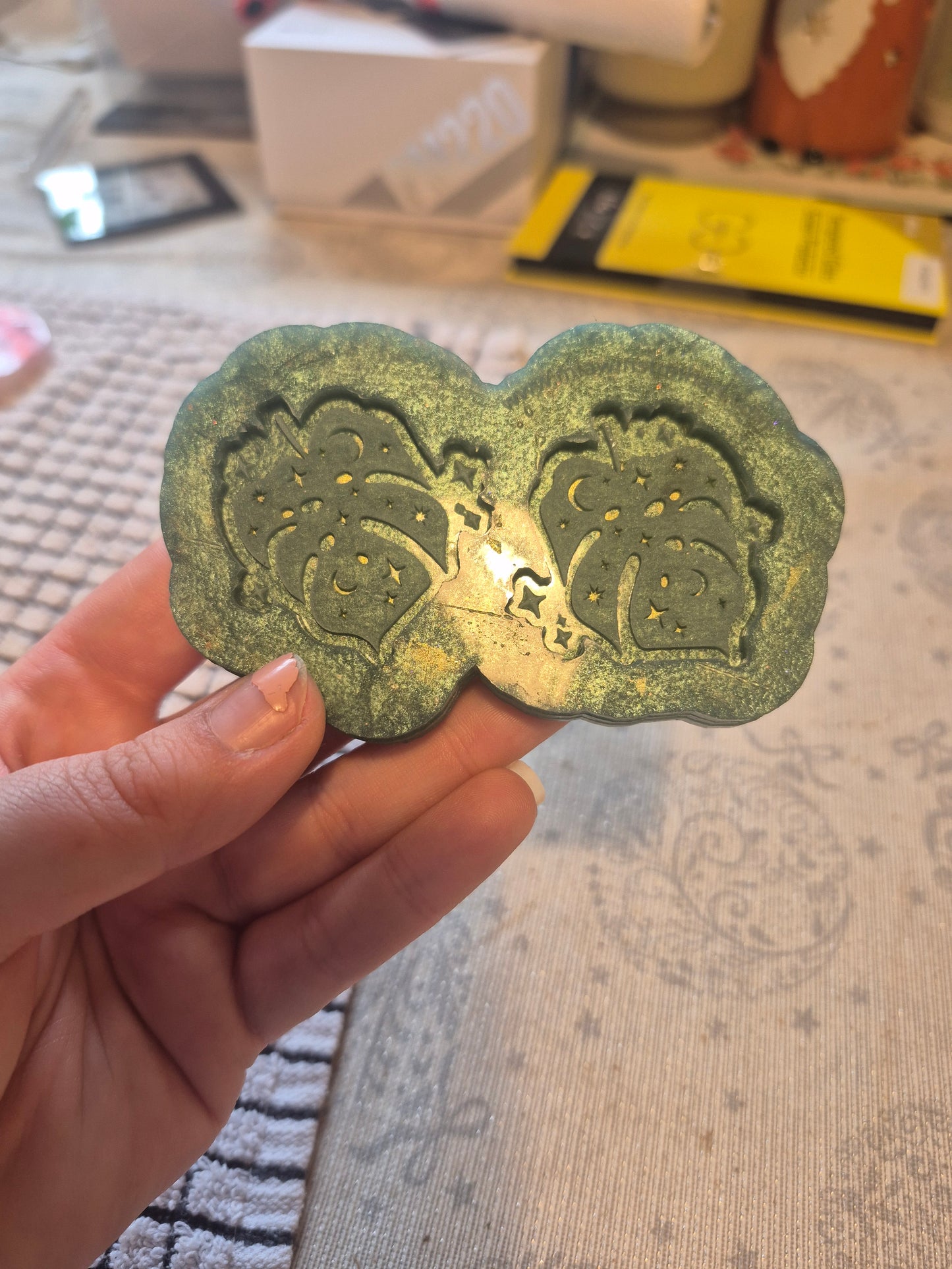 Celestial monstera mould