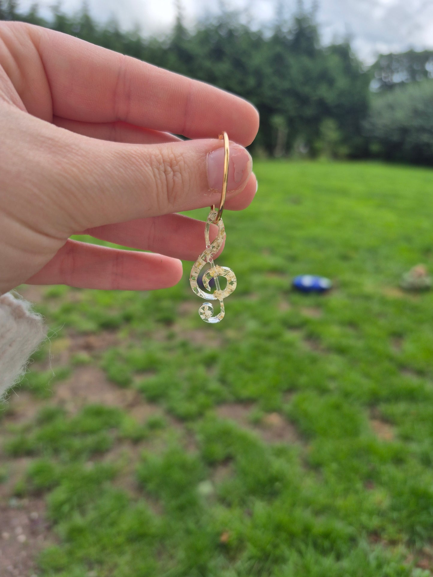 Treble clef floral hoop charm