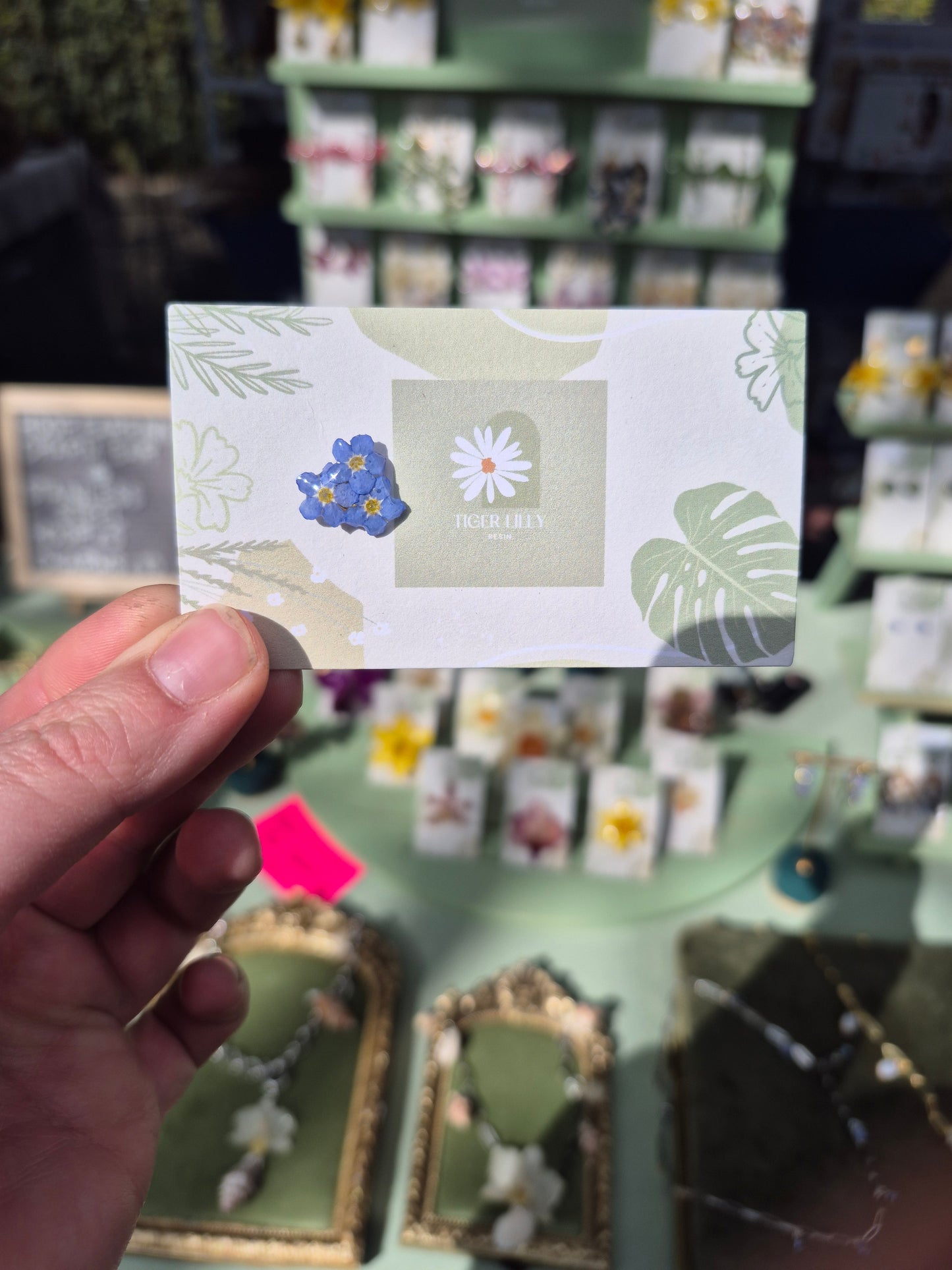 Alzheimer's Charity forget me not flowers badge