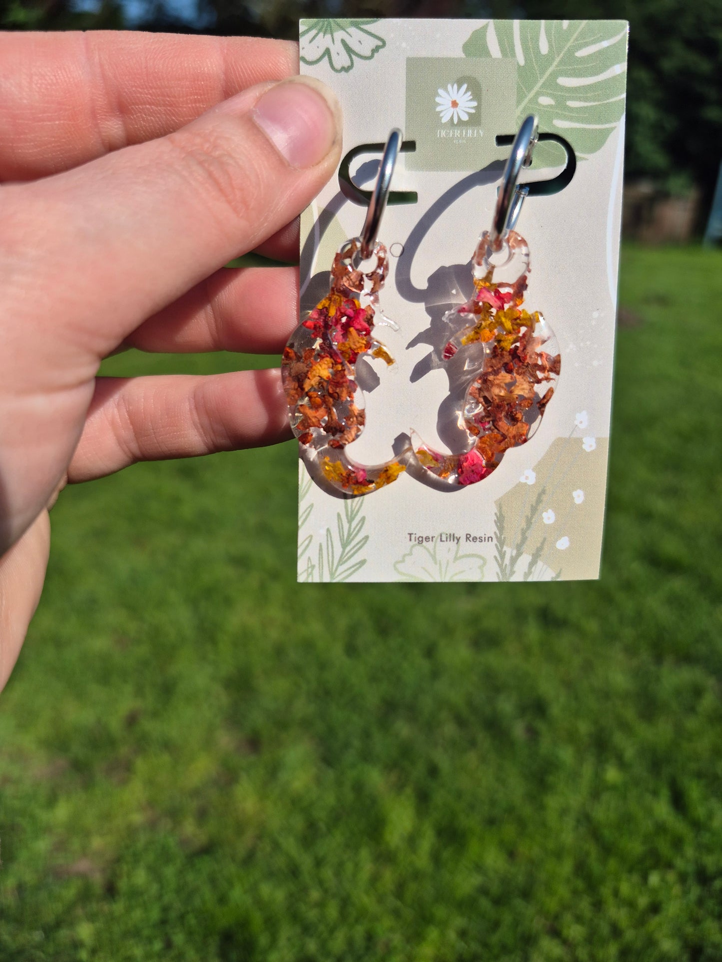 Real leaves Otter hoop earrings