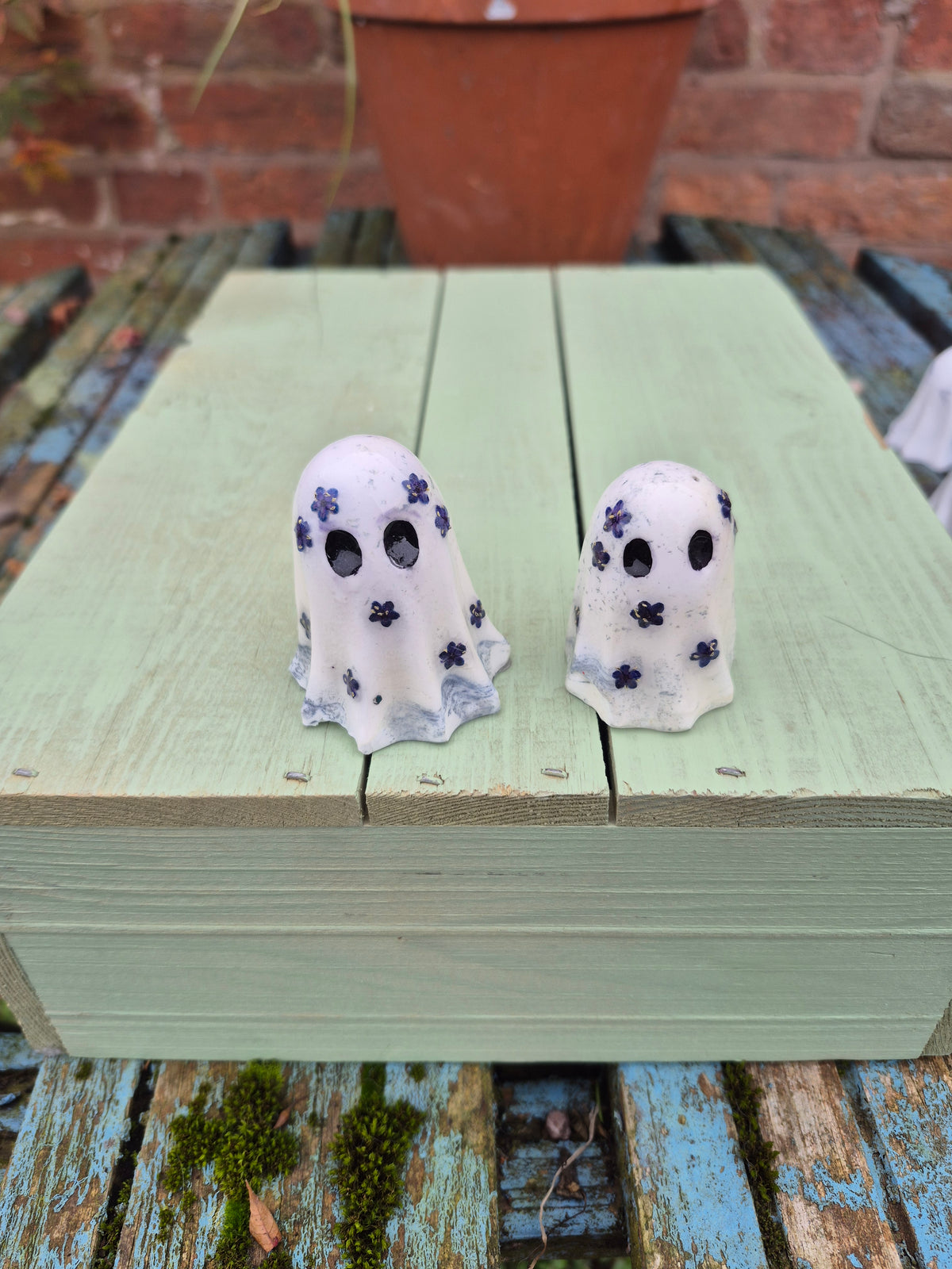 Navy blue elderflower ghost