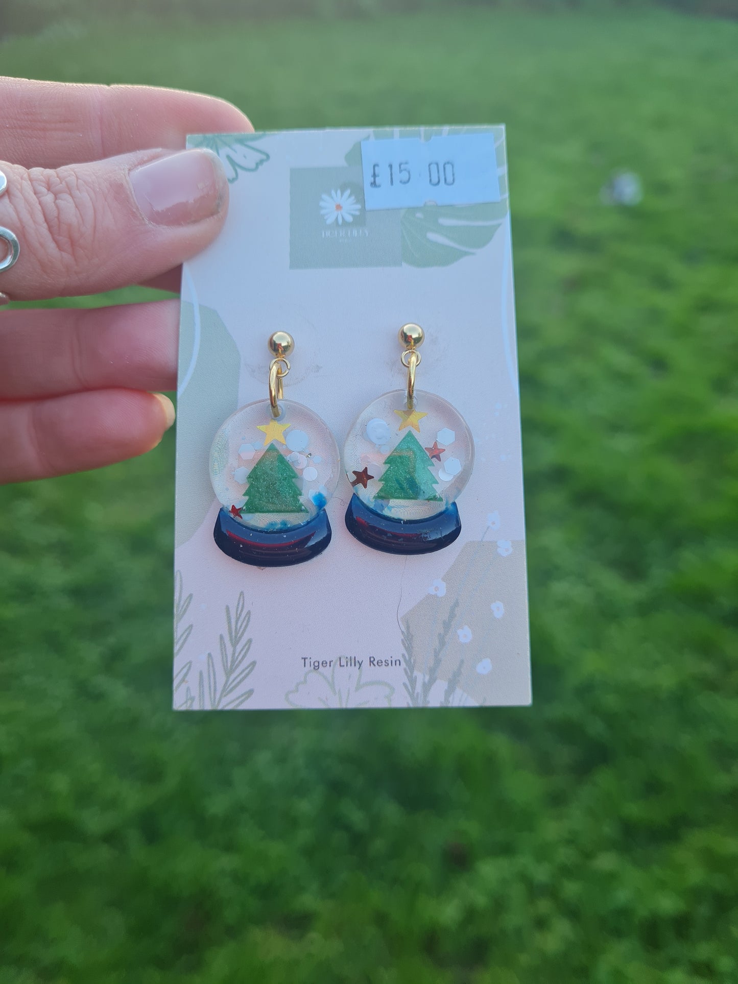 Xmas tree snowglobe earrings