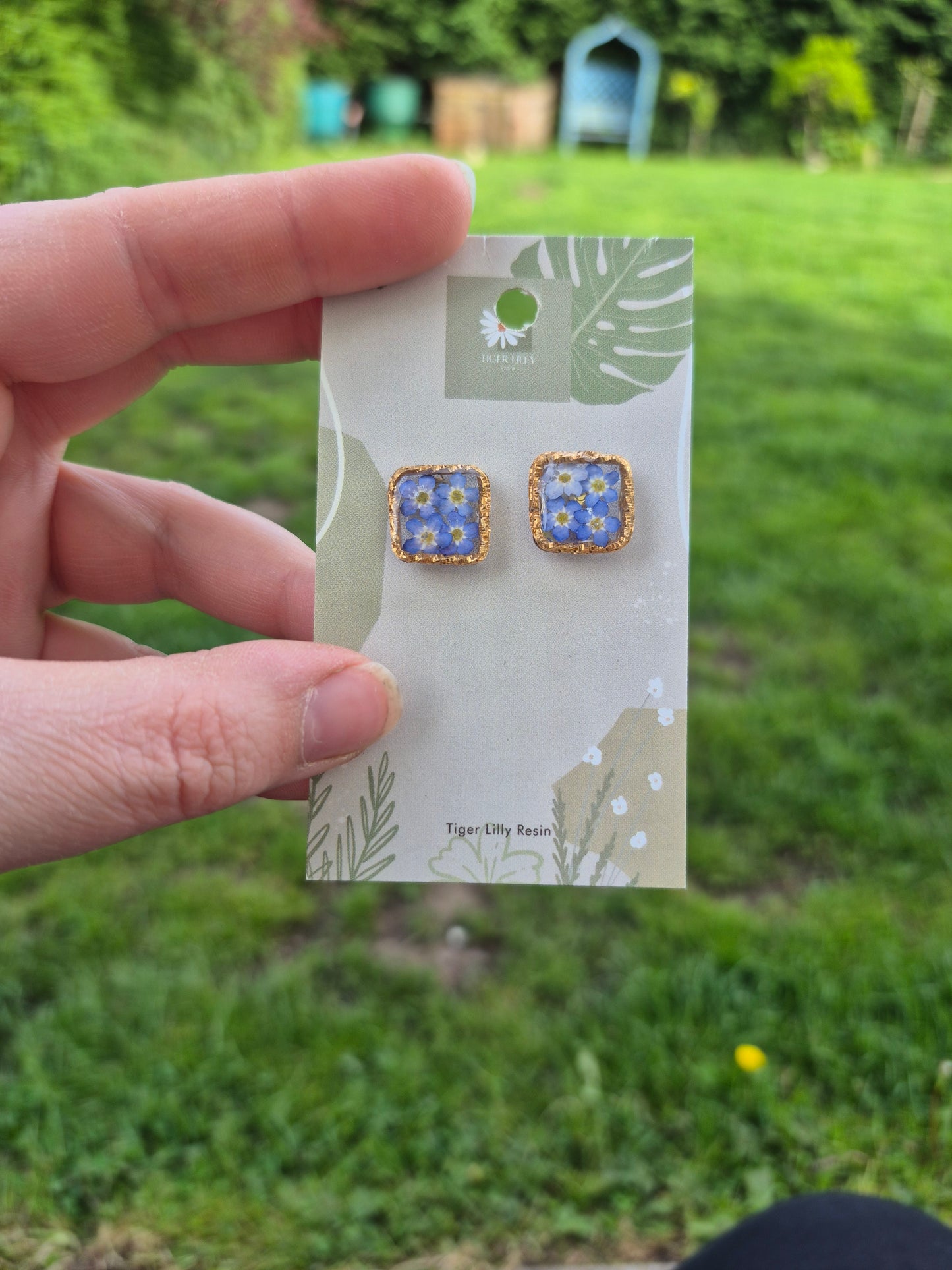 Forget me not square stud earrings
