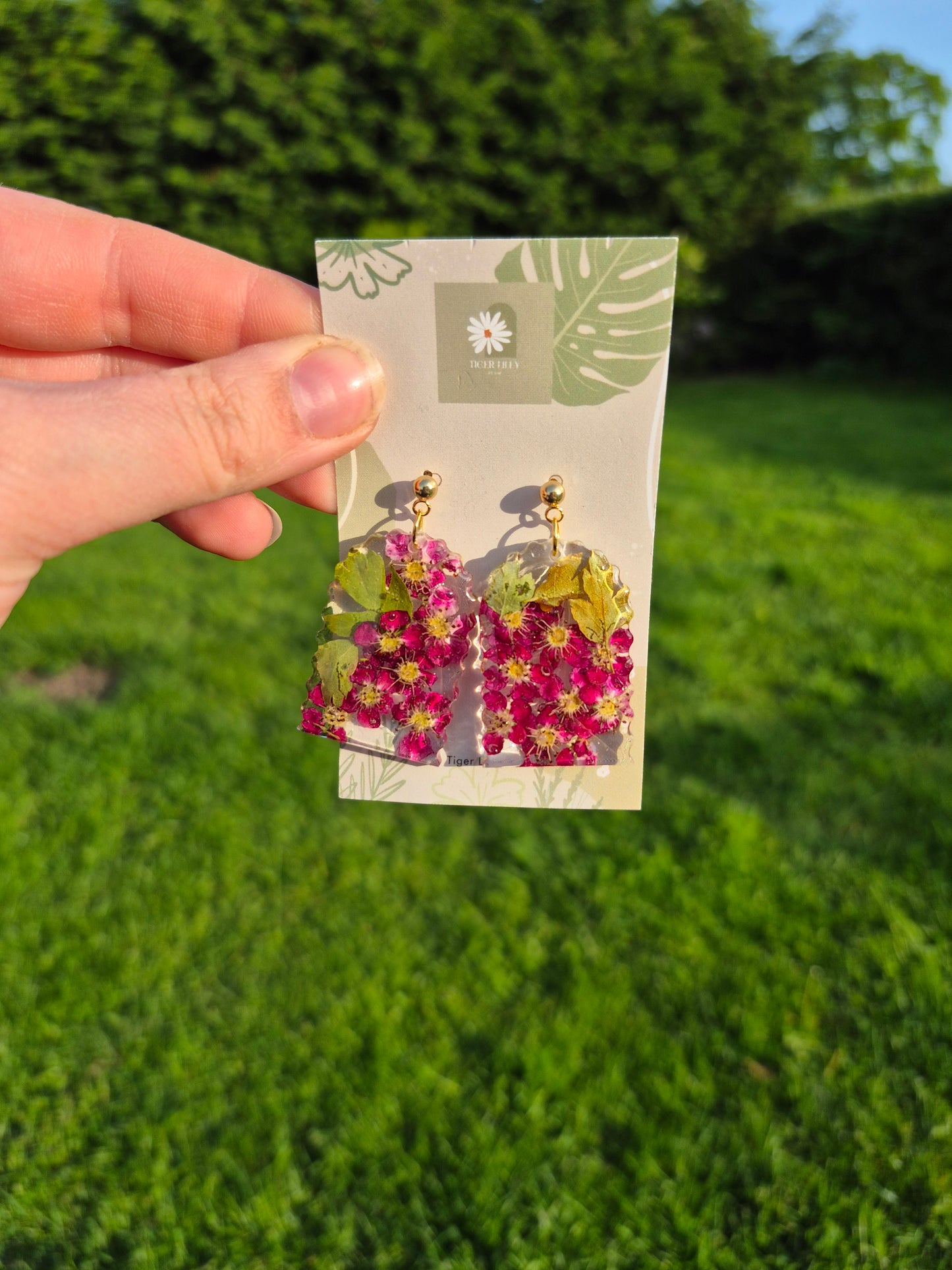 Hawthorn flower arch earrings