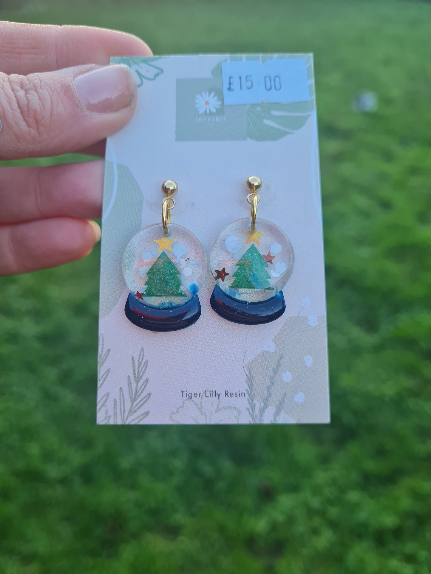 Xmas tree snowglobe earrings