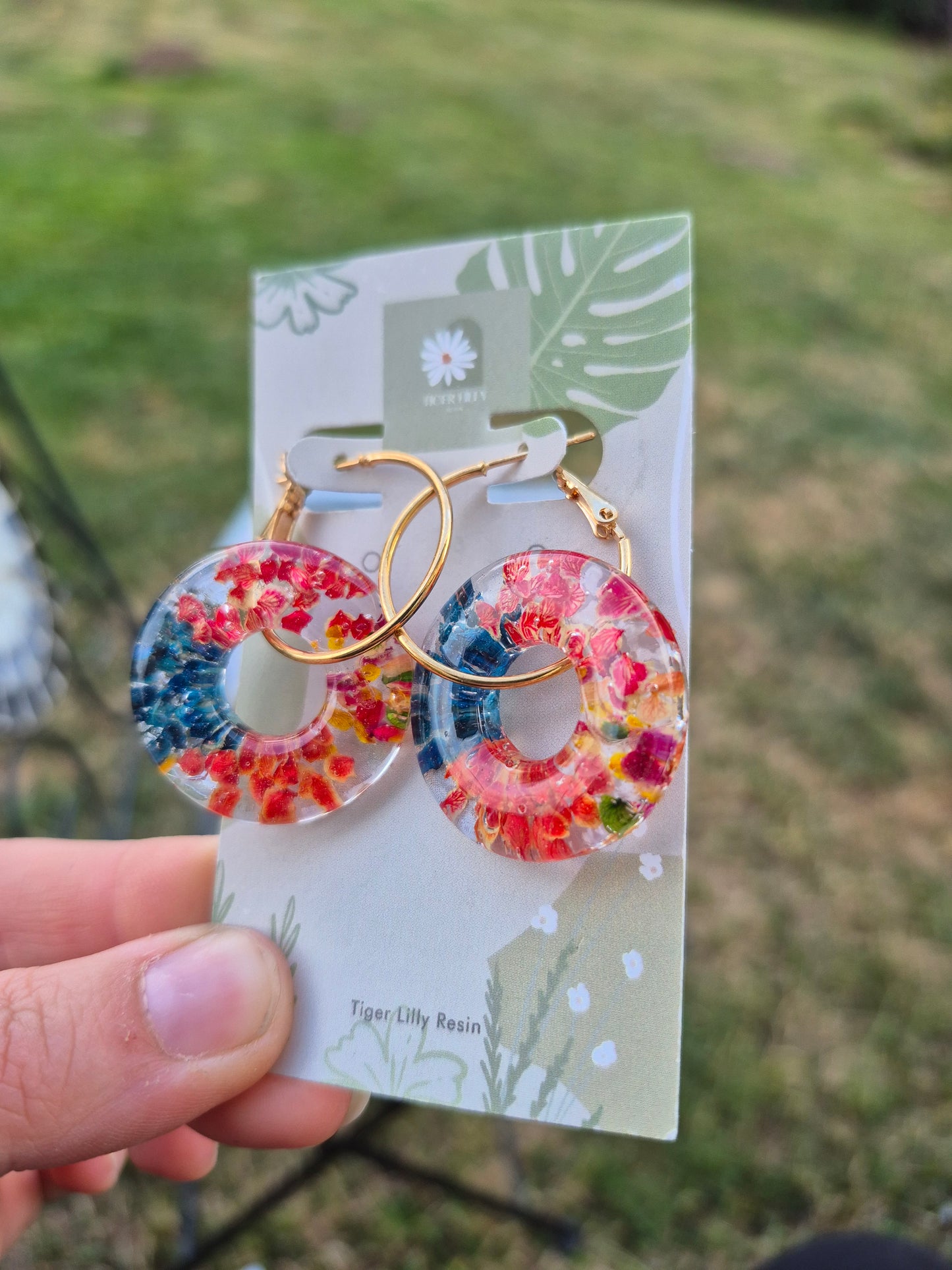Multi coloured resin hoops
