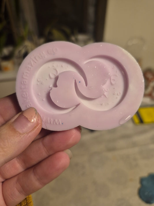 Crescent moon face mould
