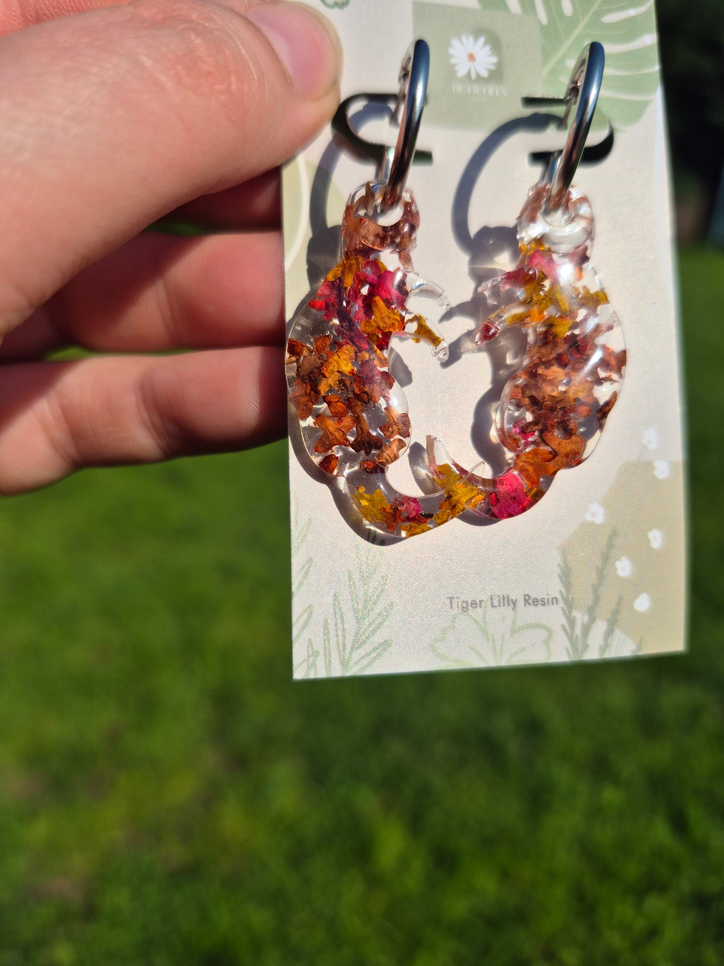 Real leaves Otter hoop earrings