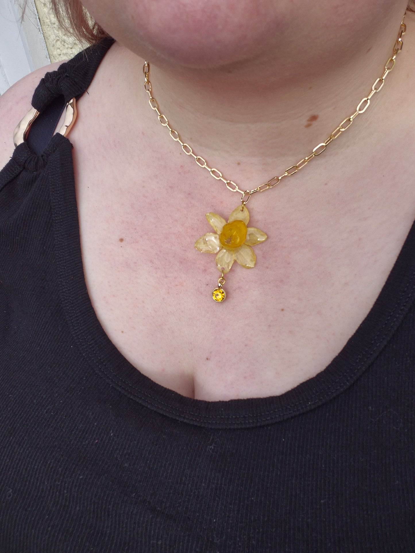 Real daffodil single pendant