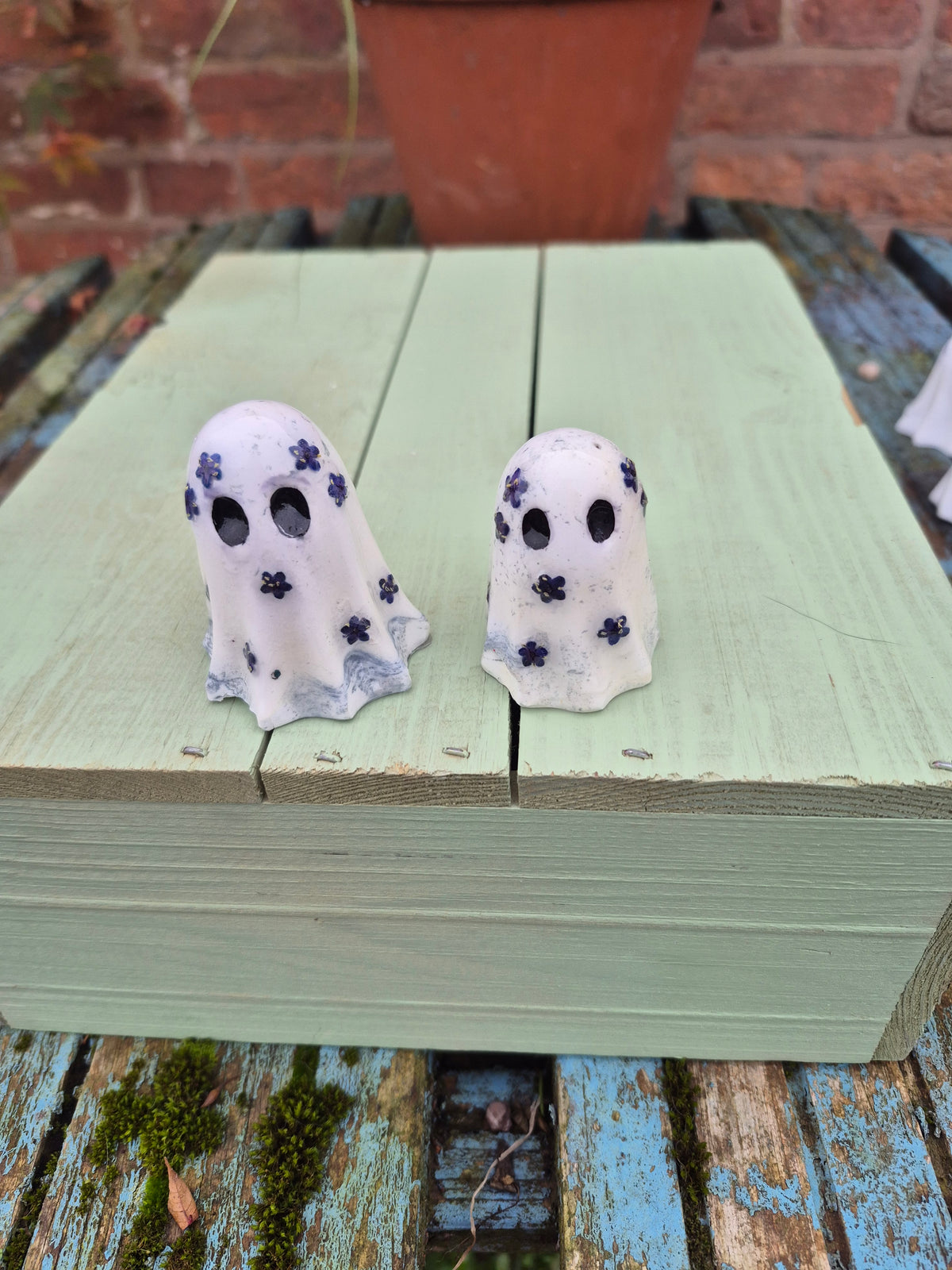 Navy blue elderflower ghost