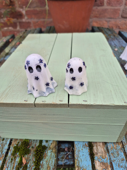 Navy blue elderflower ghost