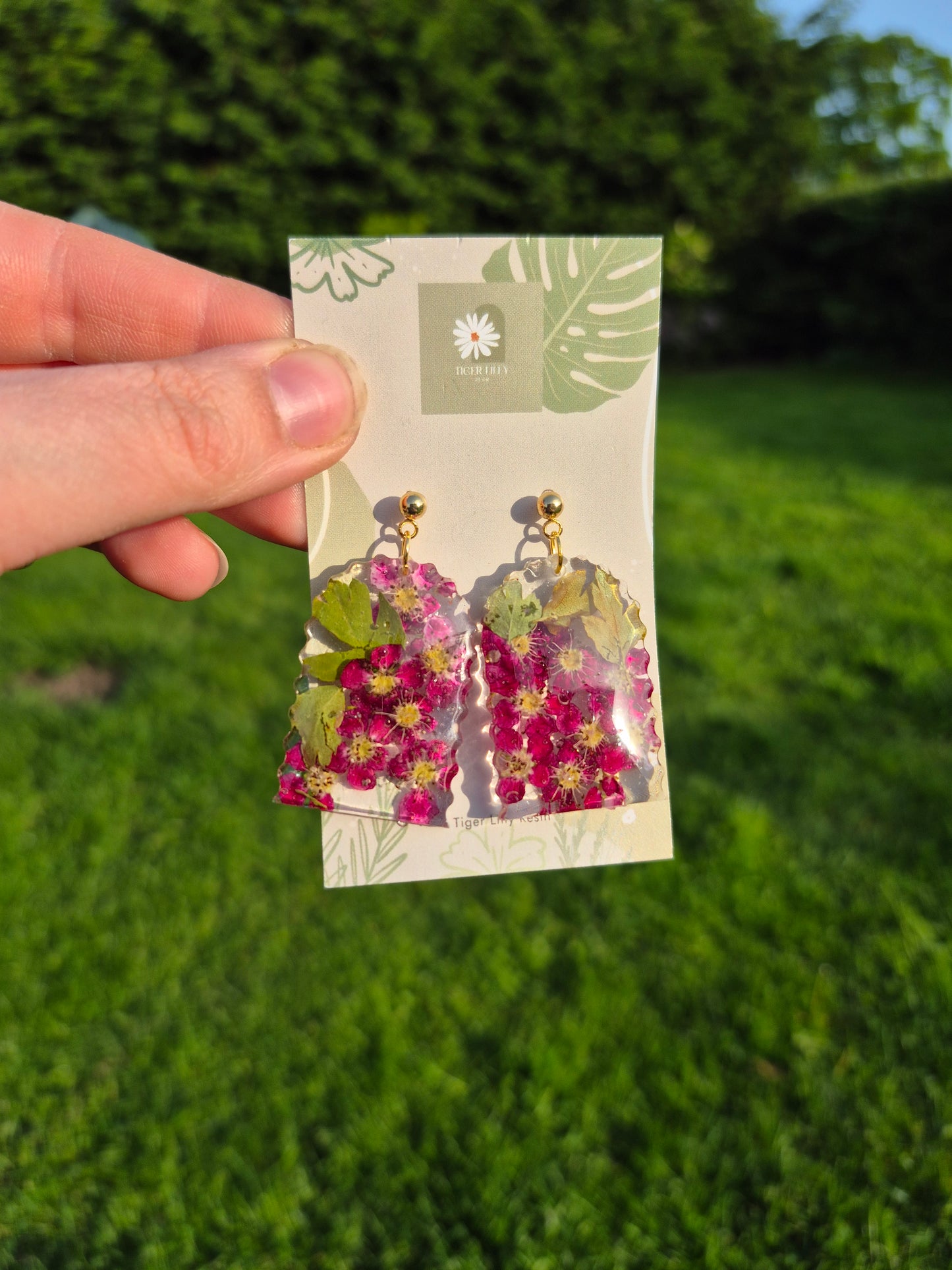 Hawthorn flower arch earrings