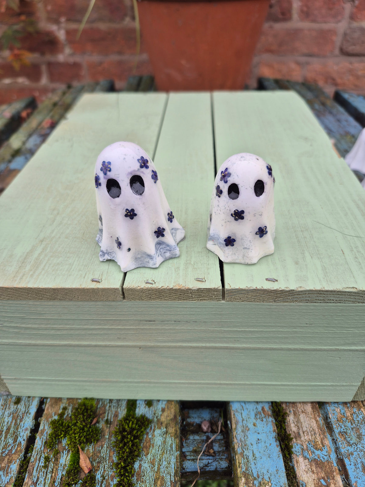 Navy blue elderflower ghost