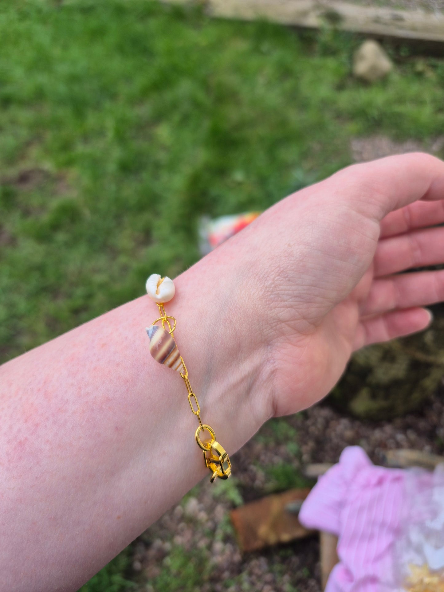 Small phalaenopsis sea shell charm bracelet