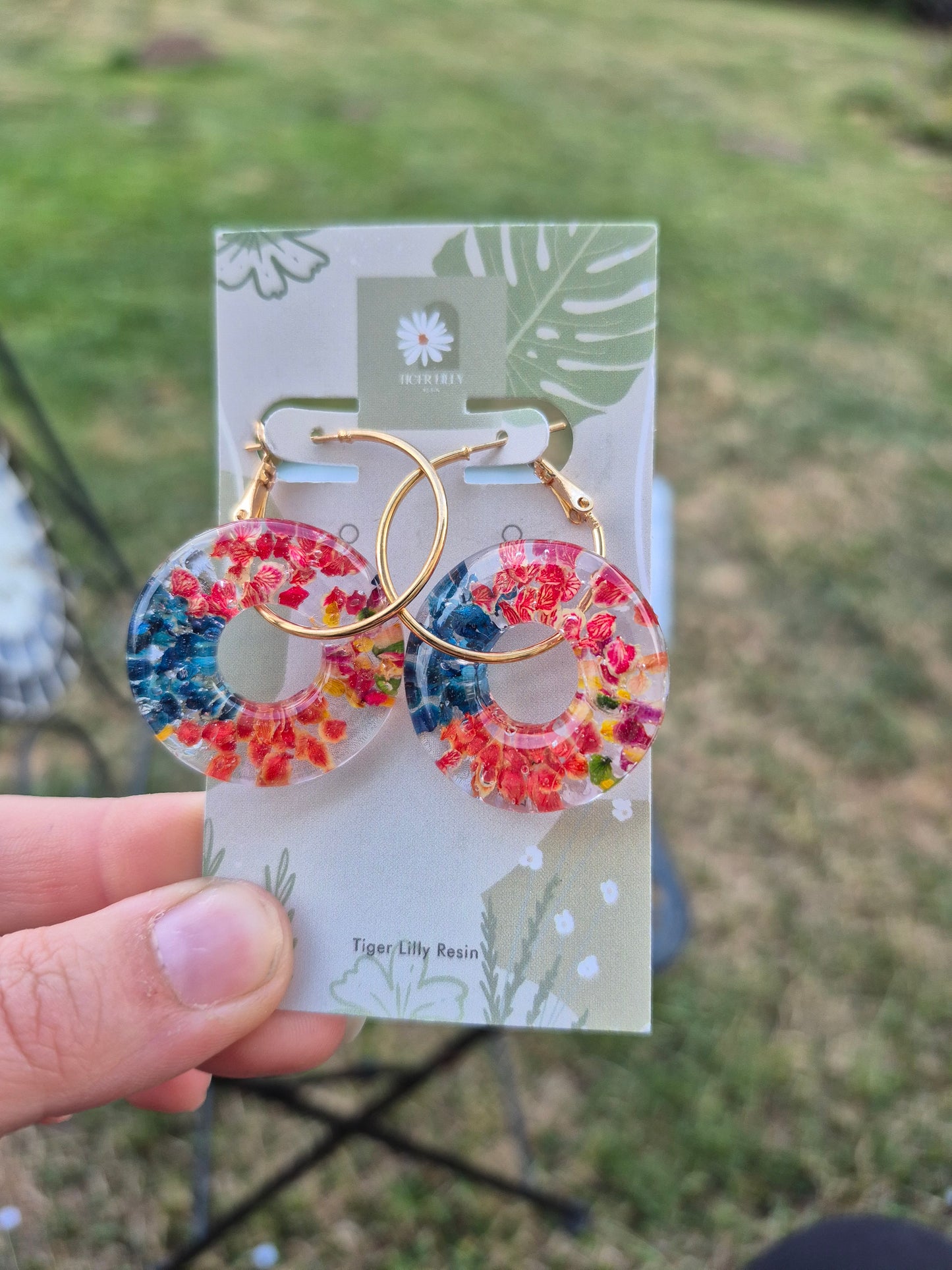 Multi coloured resin hoops