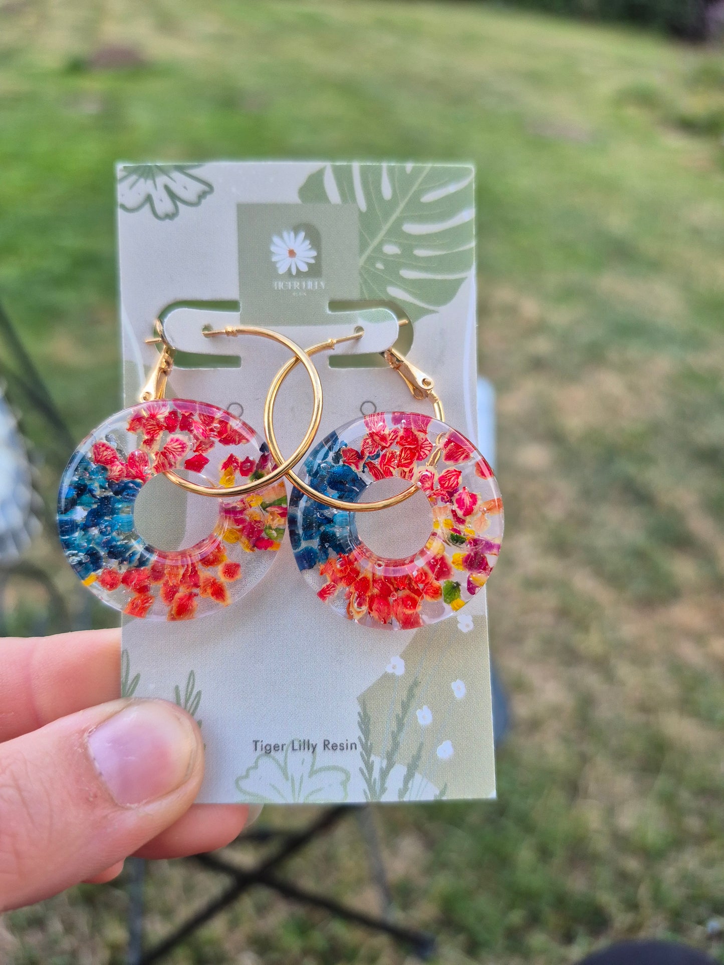 Multi coloured resin hoops