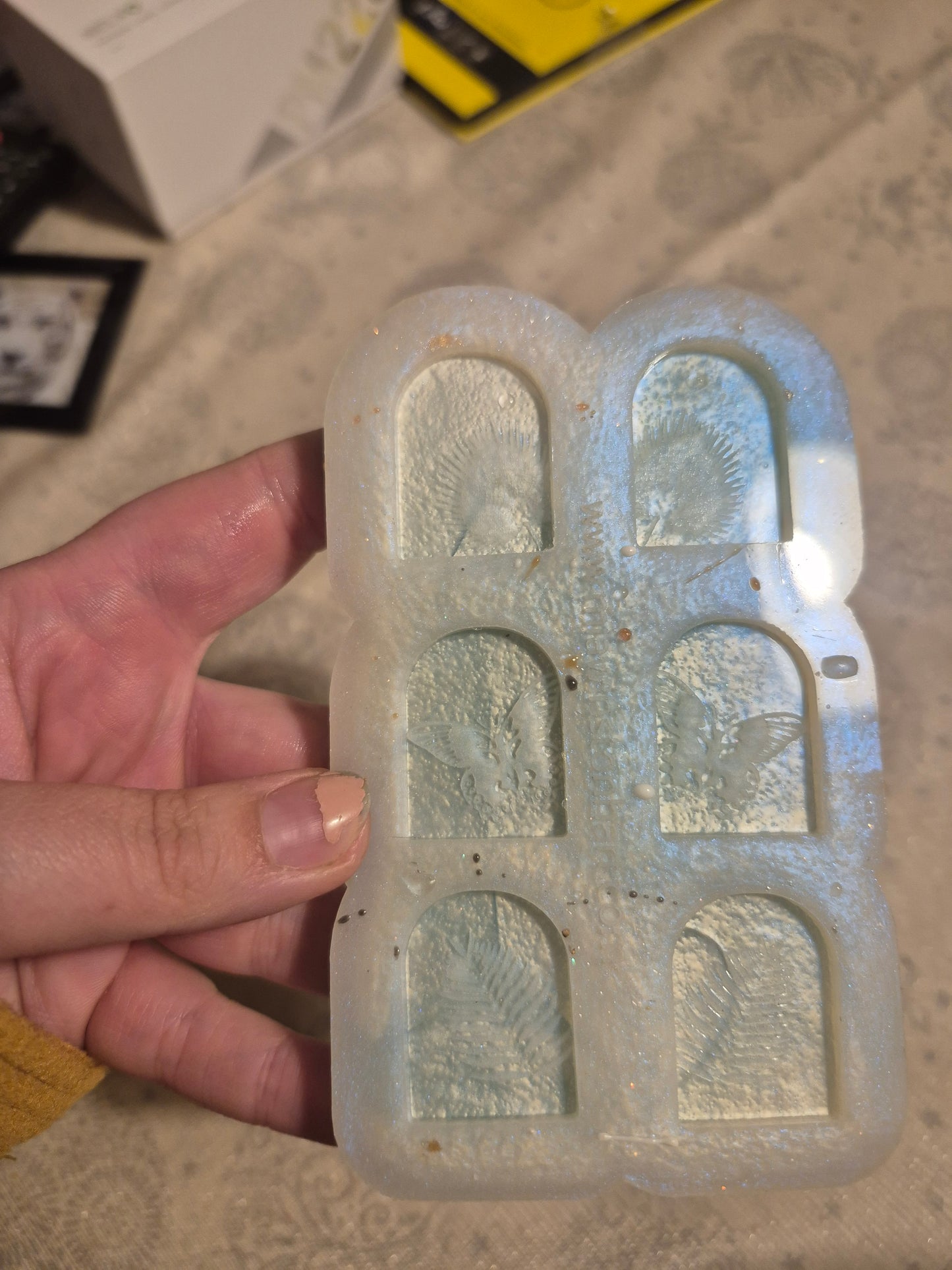 Palm and butterfly arch mould